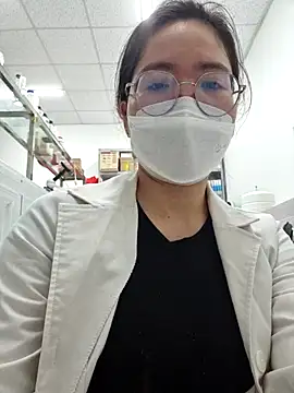 HinaLovely online show from February 12, 6:15 am