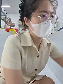 HinaLovely online show from June 30, 3:28 am