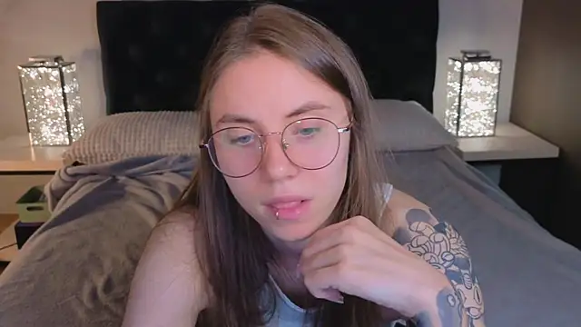 Snapshot of _AnnaStark_ chatting on September 19, 8:52 pm AnnaStark online show from September 19, 8:52 pm