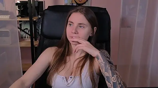 Snapshot of _AnnaStark_ chatting on October 8, 7:29 pm AnnaStark online show from October 8, 7:29 pm