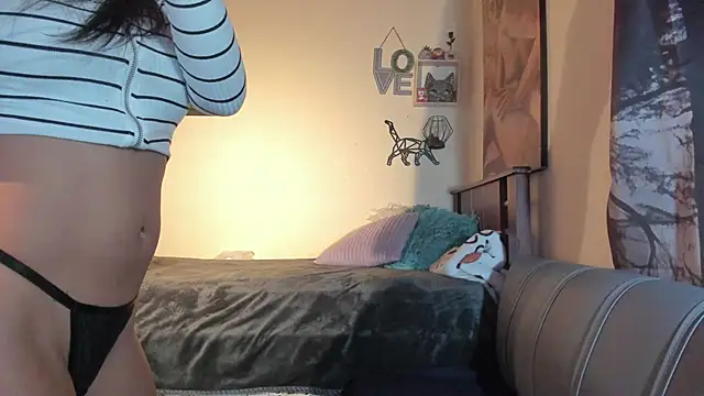 annyluna1 online show from April 8, 6:21 pm