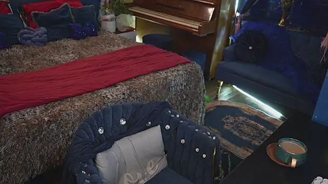 VanessaDoyle online show from November 10, 1:00 am