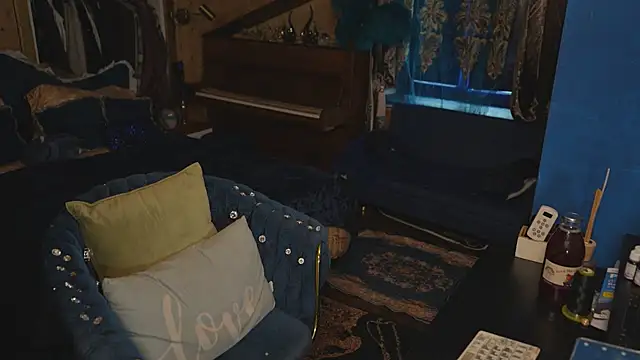 VanessaDoyle online show from March 21, 1:05 pm