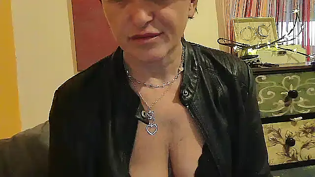 -Mia-   online show from October 3, 4:12 pm