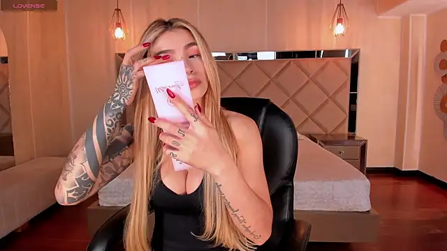 LexieWayne online show from April 24, 7:16 pm