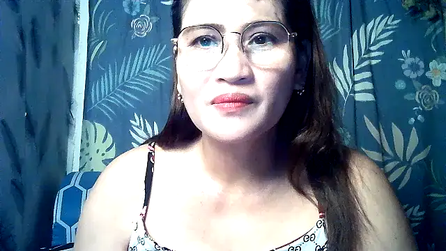 Snapshot of Amazing_Angel22 chatting on October 2, 9:20 pm Amazing Angel22 online show from October 2, 9:20 pm