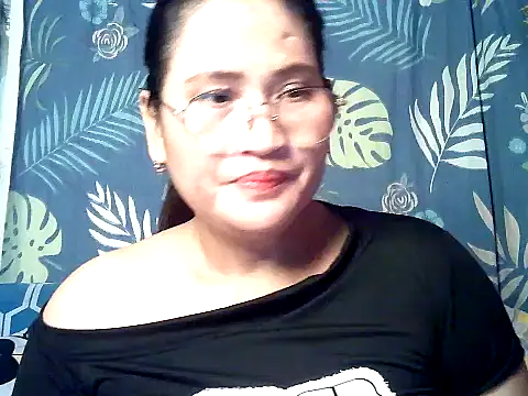 Snapshot of Amazing_Angel22 chatting on October 17, 1:53 am Amazing Angel22 online show from October 17, 1:53 am