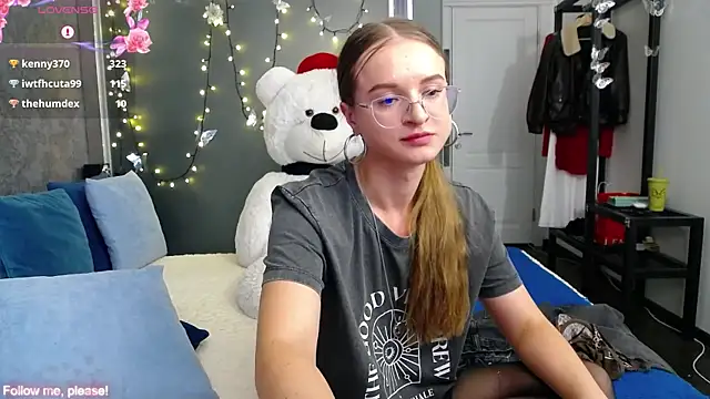 Snapshot of KateJonson chatting on September 16, 10:45 am KateJonson online show from September 16, 10:45 am