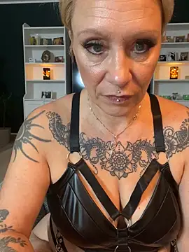Snapshot of JaninaSecrets_ chatting on September 8, 8:08 pm JaninaSecrets online show from September 8, 8:08 pm