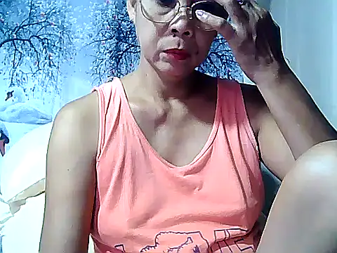 Snapshot of urwife_tobe chatting on September 23, 1:09 pm urwife tobe online show from September 23, 1:09 pm