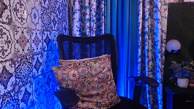 The Divine Love online show from June 17, 9:27 pm