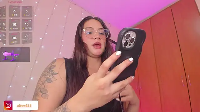 olivia  s online show from April 28, 3:10 am