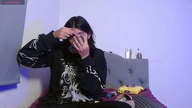 Red-moon1 online show from September 23, 4:43 am