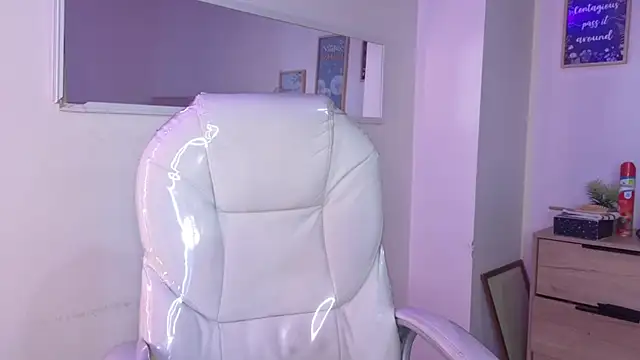 bluee hazell online show from February 26, 12:04 pm