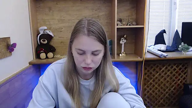 klerkarina online show from October 19, 7:10 am