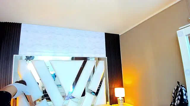 Linda4Petite online show from December 5, 5:47 pm