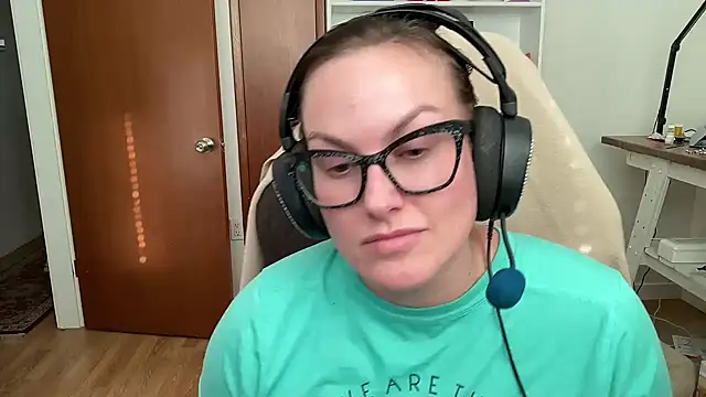 NikkixNight online show from November 4, 5:51 pm