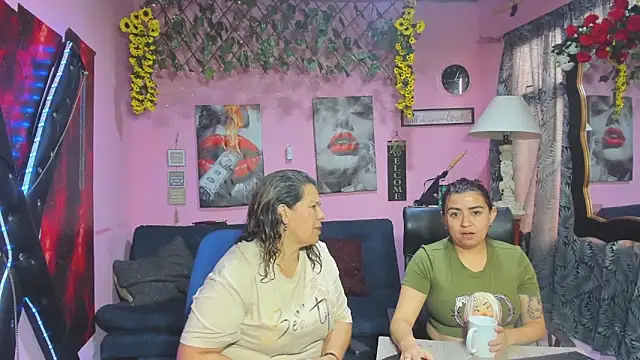 lesbiancuple online show from April 20, 12:30 pm