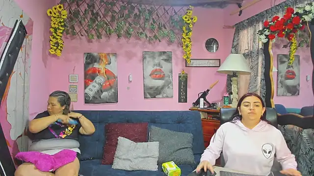 lesbiancuple online show from April 24, 12:30 pm