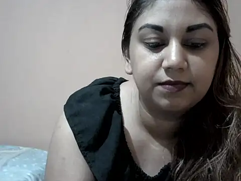 bellachow10 online show from November 29, 8:13 pm