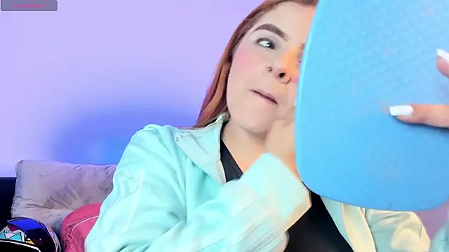 kimbrownn online show from November 28, 11:30 pm