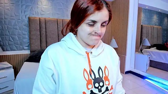 kimbrownn online show from February 5, 11:24 am