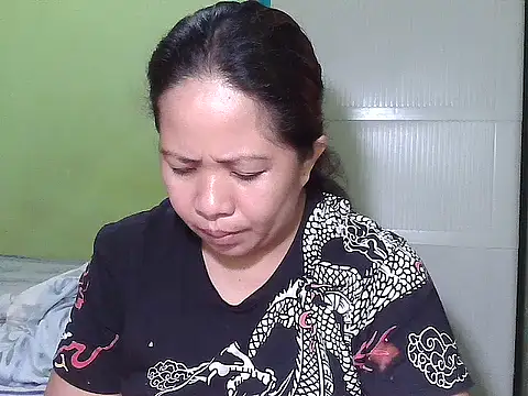 Snapshot of sweetlady_pinay chatting on October 18, 12:14 am sweetlady pinay online show from October 18, 12:14 am