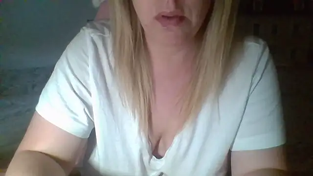 BondageGirl35 online show from June 12, 8:06 pm