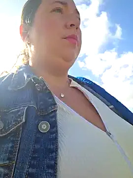 isabella rossse online show from February 20, 11:45 am