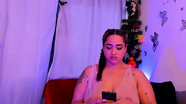 HannaMiillsxh online show from April 6, 4:30 pm