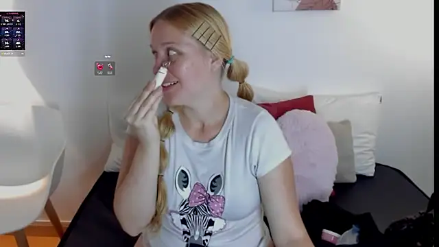 EmilySumer online show from April 16, 2:34 am