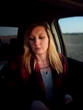 SheIsSomething online show from January 10, 1:10 am