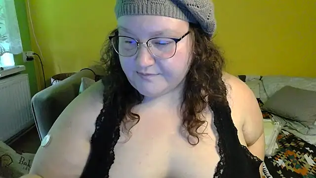 ThickBones online show from November 3, 1:37 pm