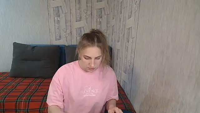 Pilly green  online show from April 24, 5:32 am