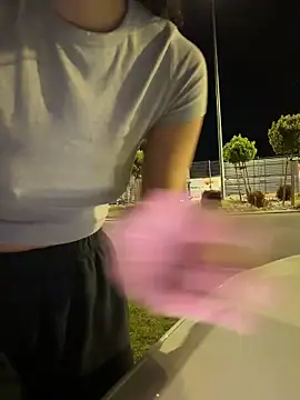 clairewntr online show from April 29, 8:03 pm