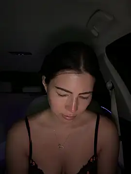 clairewntr online show from April 23, 8:22 pm