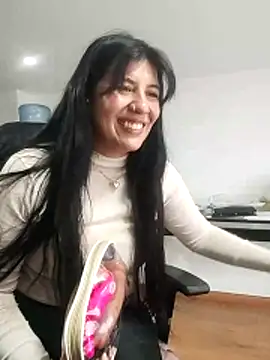 aisha latina online show from April 24, 3:37 pm