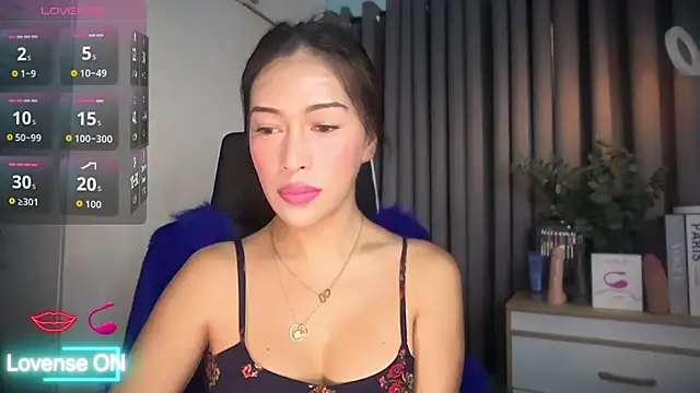 Jasmine Elcock online show from July 25, 7:04 am