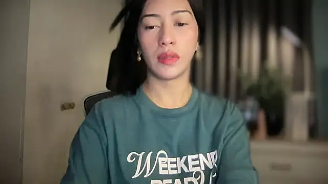 Jasmine Elcock online show from April 16, 2:39 pm