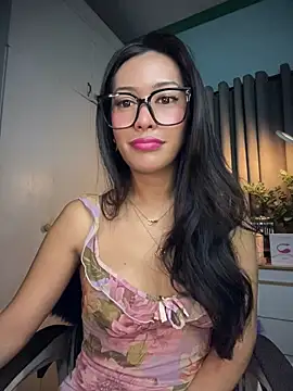 Jasmine Elcock online show from June 10, 5:11 pm