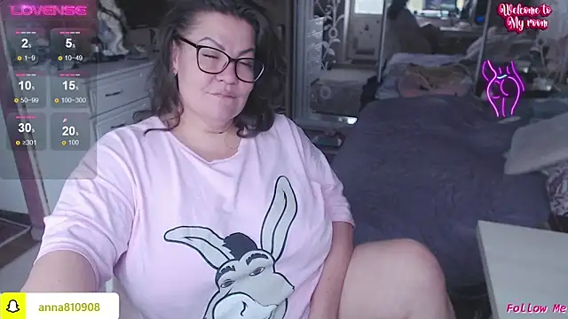 femme fatale1 online show from October 11, 6:51 am