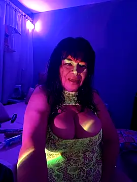 karlablue  online show from April 25, 2:14 am