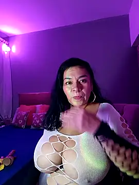 karlablue  online show from April 22, 2:08 am