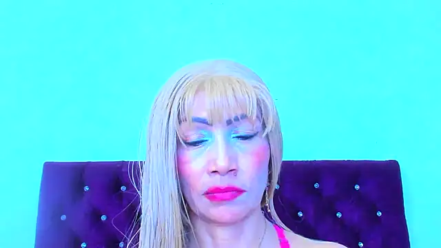 Snapshot of almabeckelt chatting on October 10, 8:47 pm almabeckelt online show from October 10, 8:47 pm