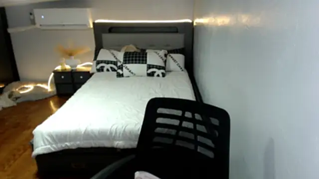 AmazingLuchie online show from April 18, 6:05 am