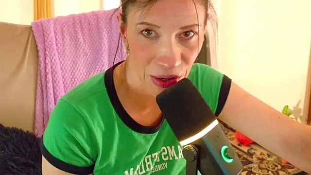 magali 19 online show from June 6, 1:23 am