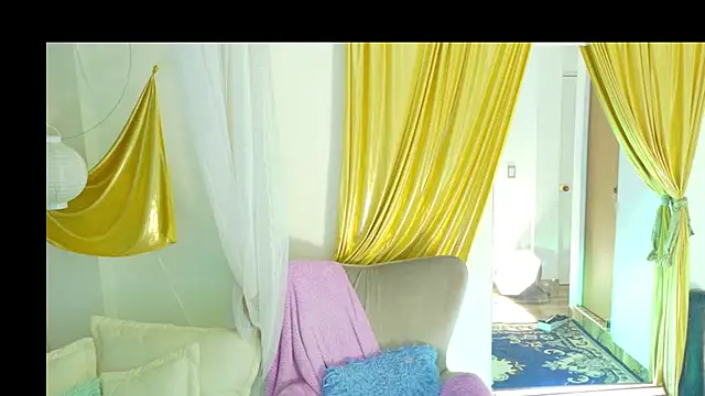 magali 19 online show from November 6, 10:37 pm