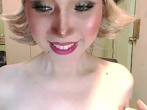 Ezradeliciosa online show from April 26, 6:22 am