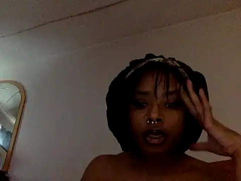 CutieFrmthehood online show from May 21, 5:22 pm