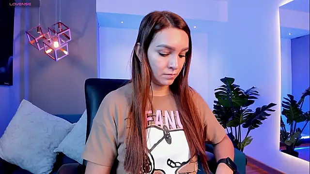 miataylorr1 online show from April 27, 11:29 am